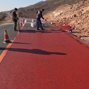 平昌一是彩钢瓦喷漆翻新，地面喷涂